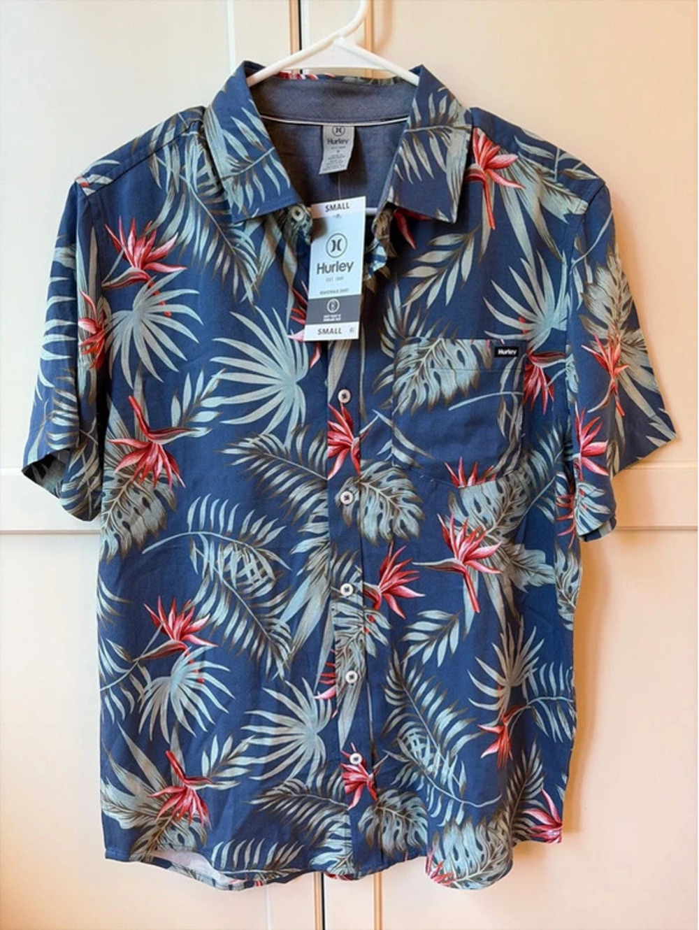 Hurley Boardwalk Men’s Small Tropical Floral Button-Up Shirt NWT